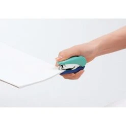 Plus-Japan Heftgerät 30591, ST-010VH, Flat-Clinch Heftleistung 25 Blatt, Türkis-blau 9 Plus-Japan Heftgerät 30591, ST-010VH, Flat-Clinch Heftleistung 25 Blatt, Türkis-blau -Leitz || Novus || Herlitz Shop 0300d54403ca2be21d44220d1636a72549b5f9b1 heftgeraet plus japan st 010vh 30591 flat clinch